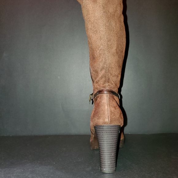🤎Beautiful Brown Faux Suede Knee High Boots 🤎 - Picture 6 of 10